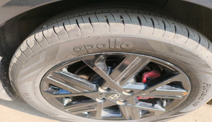 2023 Hyundai Verna SX (O) 1.5 TURBO PETROL MT, Petrol, Manual, 2,324 km, tyre