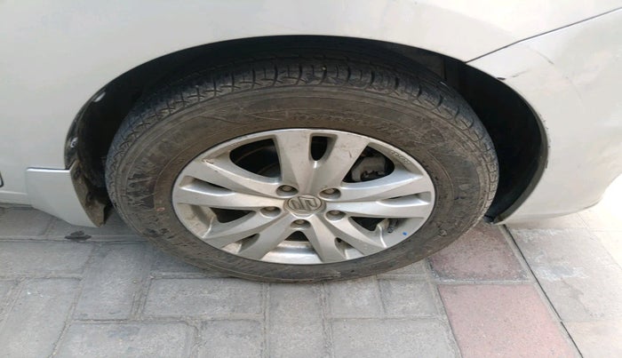 2016 Maruti Ertiga ZXI+, Petrol, Manual, 57,530 km, tyre