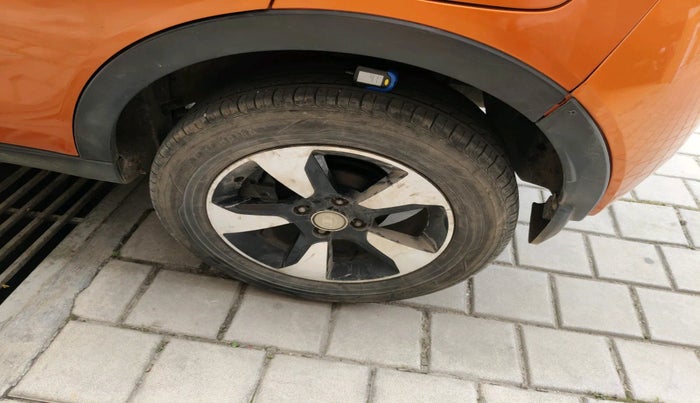 2018 Tata NEXON XZA PLUS PETROL DUAL TONE, Petrol, Automatic, 1,03,477 km, tyre