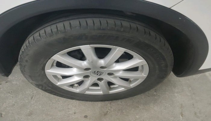 2013 Porsche Cayenne DIESEL, Diesel, Automatic, 80,668 km, tyre