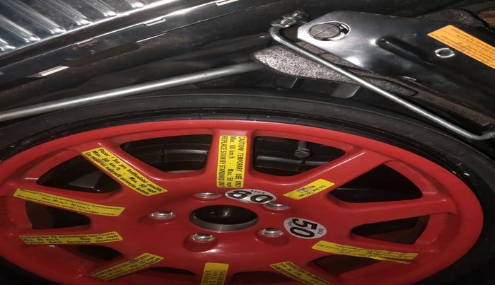 2013 Porsche Cayenne DIESEL, Diesel, Automatic, 80,668 km, tyre