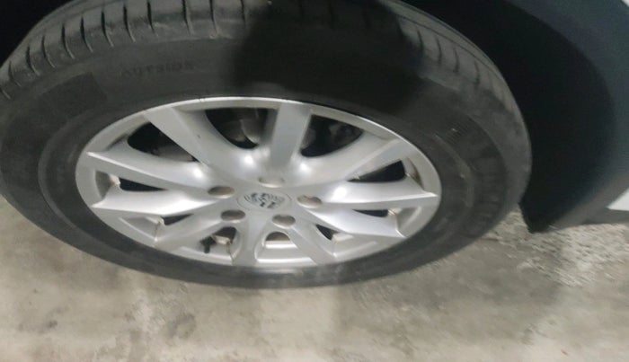 2013 Porsche Cayenne DIESEL, Diesel, Automatic, 80,668 km, tyre