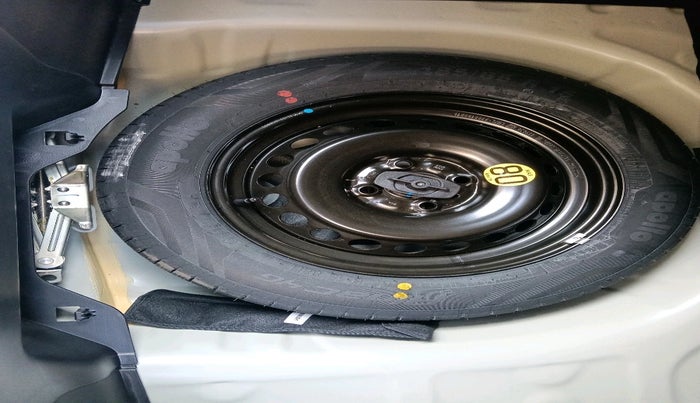 2025 Toyota Glanza G AMT, Petrol, Automatic, 310 km, tyre