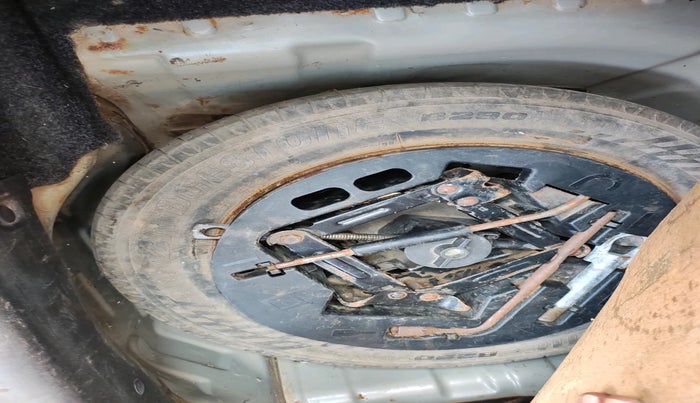 2016 Mahindra Kuv100 K8 D 6 STR, Diesel, Manual, 84,802 km, tyre