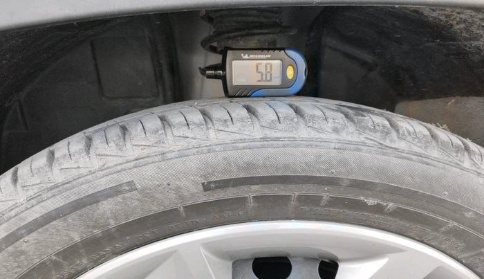 2021 Renault Kwid RXT 1.0 (O), Petrol, Manual, 9,615 km, tyre