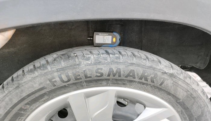 2021 Renault Kwid RXT 1.0 (O), Petrol, Manual, 9,615 km, tyre