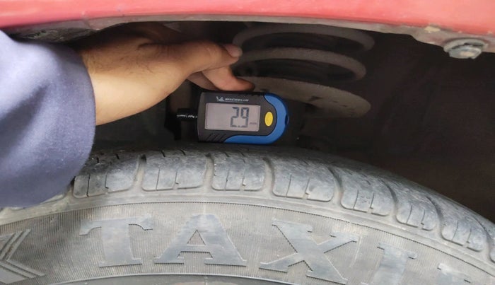 2017 Mahindra Kuv100 K2 D 6 STR, Diesel, Manual, 1,60,277 km, tyre