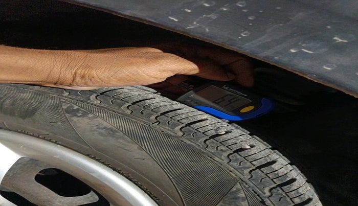 2018 Renault Kwid RXT 0.8, Petrol, Manual, 1,01,108 km, tyre