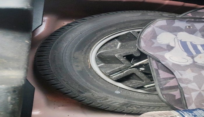 2020 Tata ALTROZ XZ PETROL, Petrol, Manual, 68,083 km, tyre