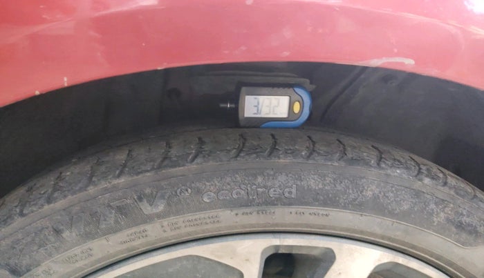 2020 Tata ALTROZ XZ PETROL, Petrol, Manual, 68,083 km, tyre