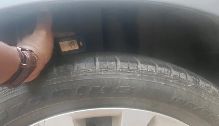 2014 Maruti Ertiga VXI CNG, Petrol, Manual, 1,05,943 km, tyre