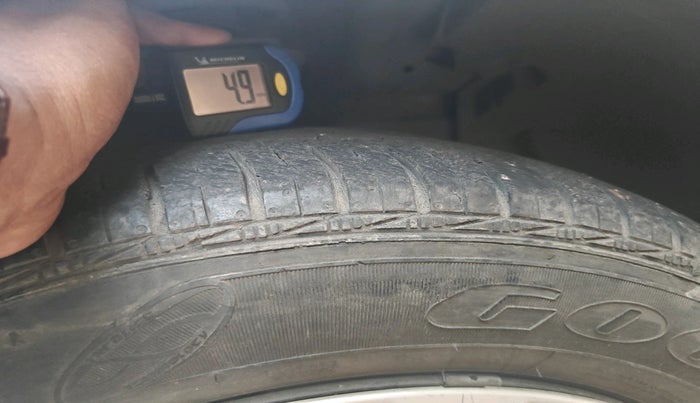 2014 Maruti Ertiga VXI CNG, Petrol, Manual, 1,05,943 km, tyre