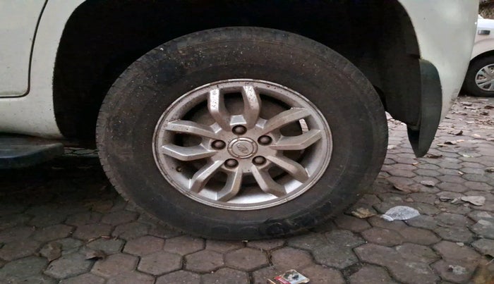 2016 Mahindra TUV300 T8, Diesel, Manual, 97,115 km, tyre