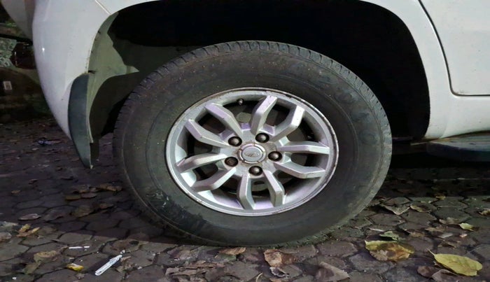 2016 Mahindra TUV300 T8, Diesel, Manual, 97,115 km, tyre