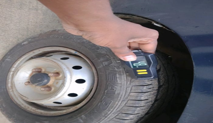 2011 Maruti Alto LXI, Petrol, Manual, 95,847 km, tyre