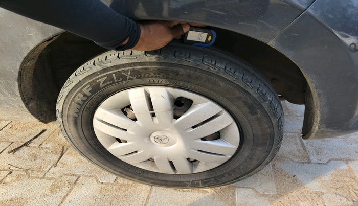 2014 Maruti Alto 800 LXI, Petrol, Manual, 1,09,898 km, tyre