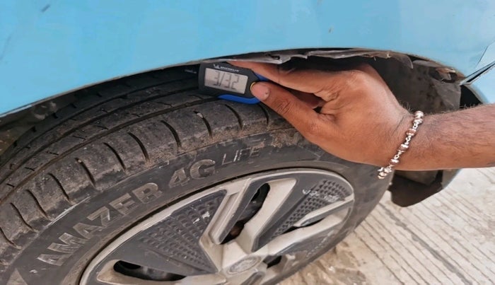 2015 Datsun Go A, Petrol, Manual, 89,057 km, tyre