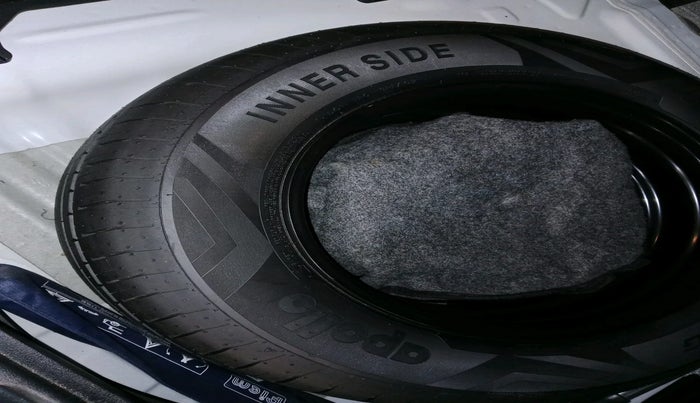 2022 Hyundai Creta SX 1.5 PETROL, Petrol, Manual, 24,946 km, tyre