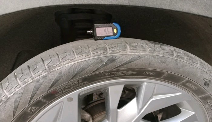 2022 Hyundai Creta SX 1.5 PETROL, Petrol, Manual, 24,946 km, tyre