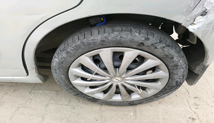 2013 Maruti Wagon R 1.0 VXI, Petrol, Manual, 1,32,454 km, tyre