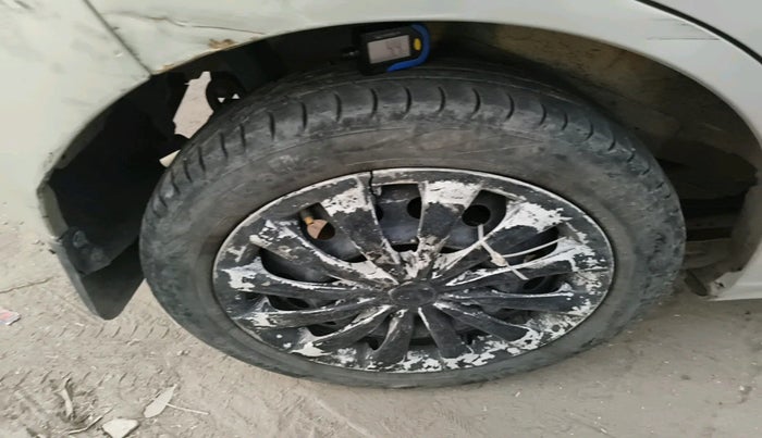 2013 Maruti Wagon R 1.0 VXI, Petrol, Manual, 1,32,454 km, tyre