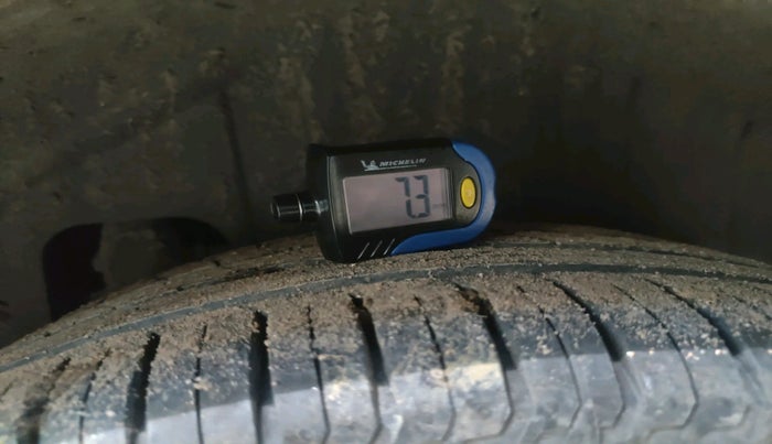 2020 Mahindra XUV300 W8 1.2 PETROL, Petrol, Manual, 15,619 km, tyre