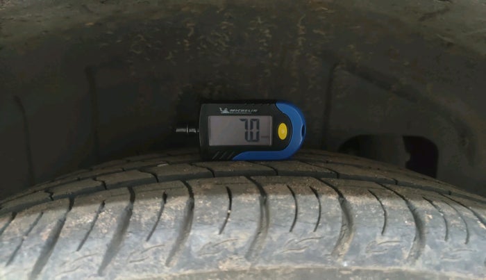 2020 Mahindra XUV300 W8 1.2 PETROL, Petrol, Manual, 15,619 km, tyre