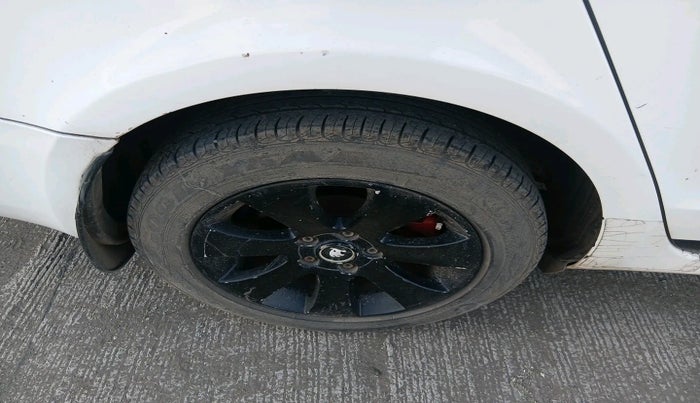 2011 Skoda Superb ELEGANCE 2.0 TDI CR AT, Diesel, Automatic, 1,25,086 km, tyre