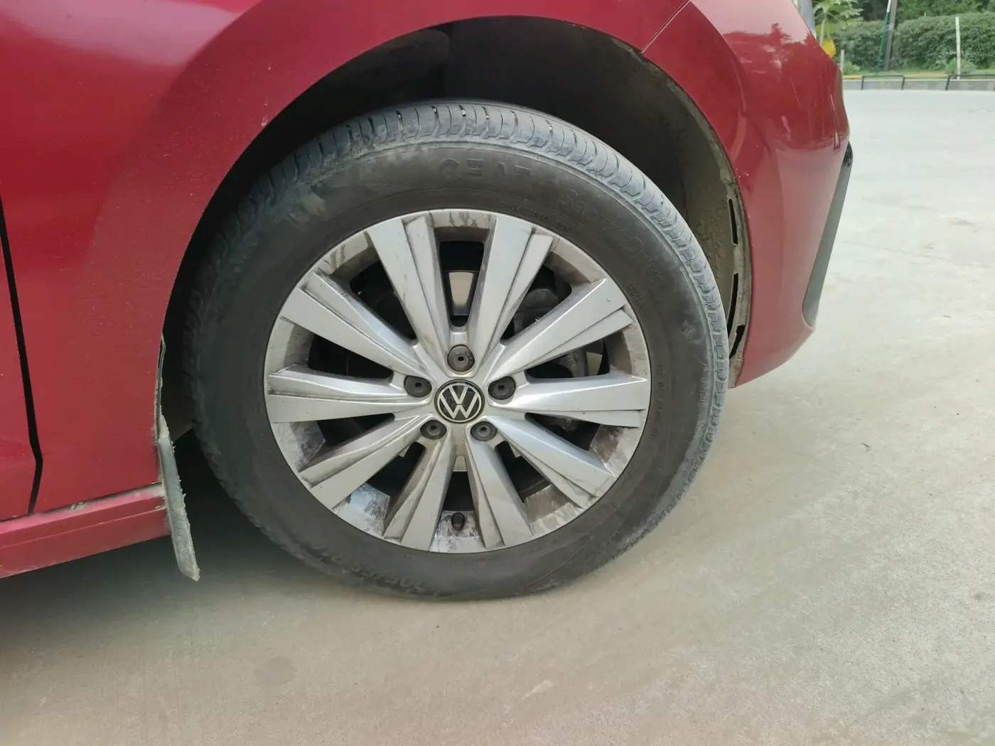 2022 Volkswagen VIRTUS HIGHLINE TSI 1.0 MT, Petrol, Manual, 35,769 km, tyre