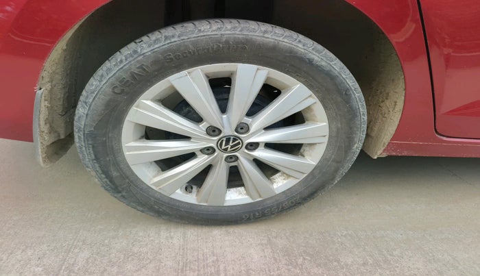 2022 Volkswagen VIRTUS HIGHLINE TSI 1.0 MT, Petrol, Manual, 35,769 km, tyre