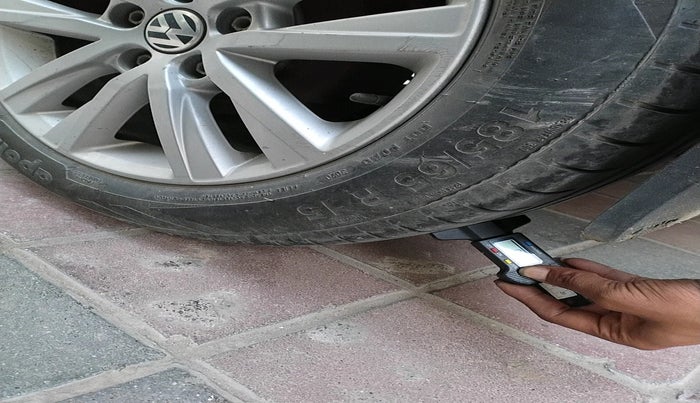 2013 Volkswagen Polo HIGHLINE1.2L, Petrol, Manual, 80,970 km, tyre