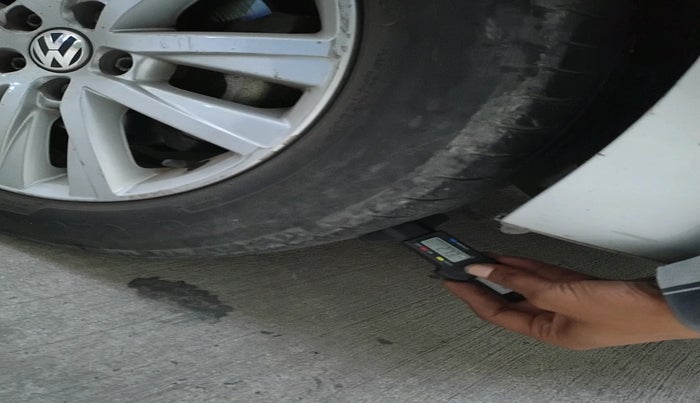 2013 Volkswagen Polo HIGHLINE1.2L, Petrol, Manual, 80,970 km, tyre