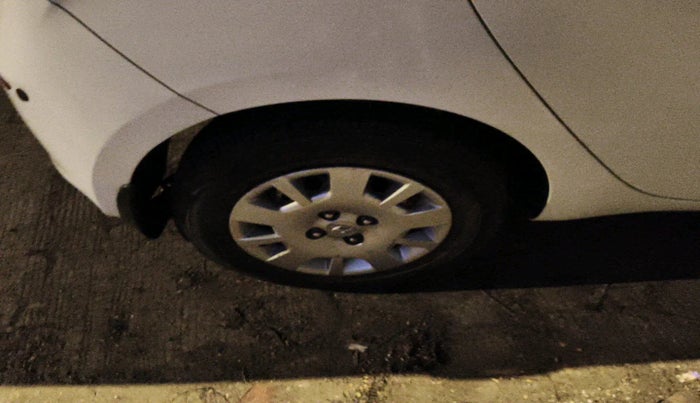 2013 Hyundai i20 MAGNA 1.2, Petrol, Manual, 74,698 km, tyre