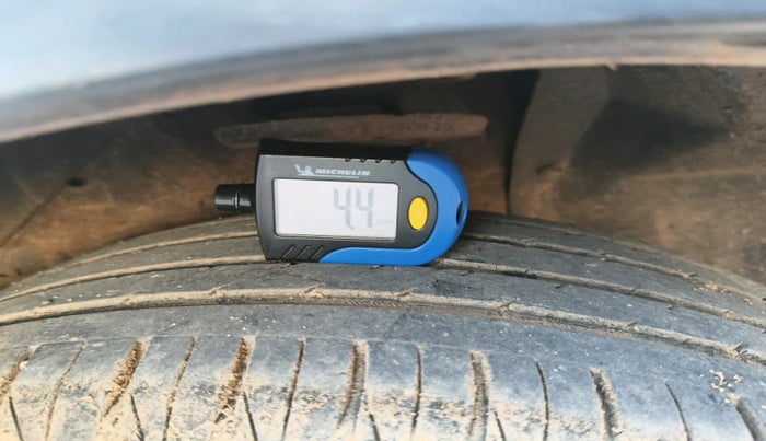 2020 Maruti S Cross ZETA 1.5, Petrol, Manual, 63,220 km, tyre