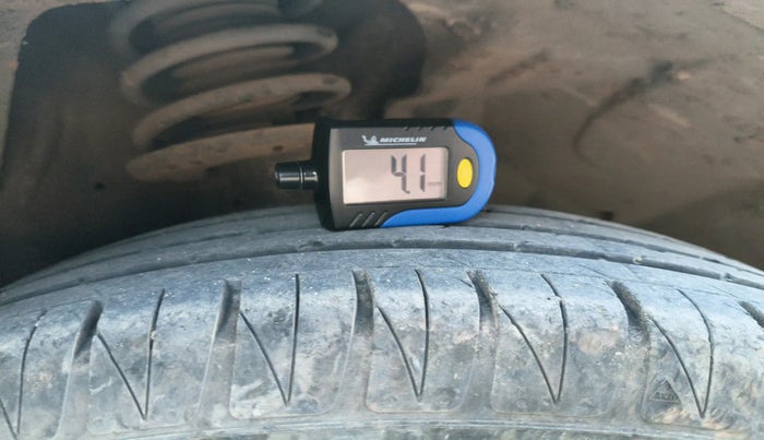 2020 Maruti S Cross ZETA 1.5, Petrol, Manual, 63,220 km, tyre