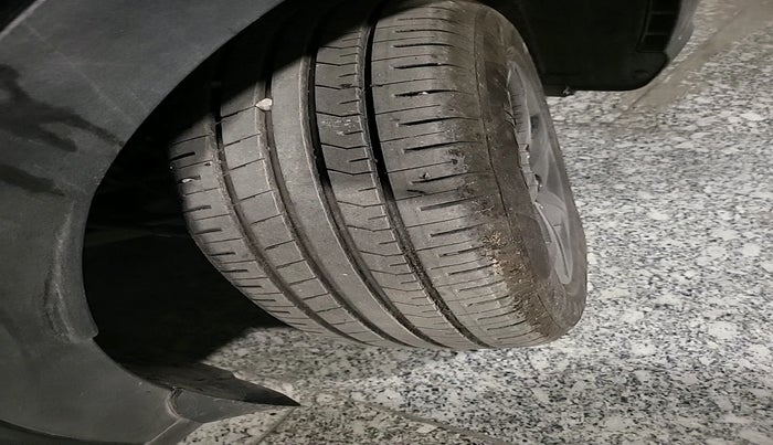 2023 Hyundai VENUE S(O) 1.2, Petrol, Manual, 3,048 km, tyre