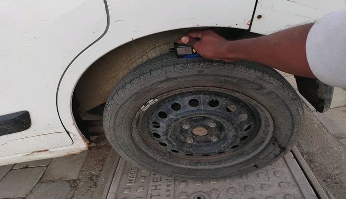 2015 Maruti Wagon R 1.0 VXI, Petrol, Manual, 97,343 km, tyre