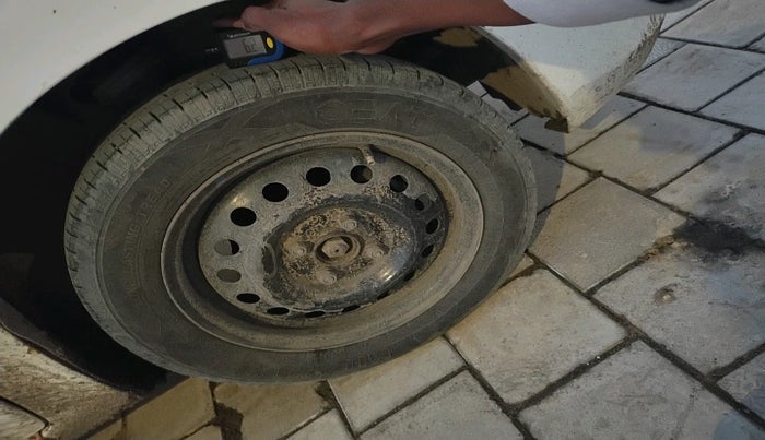 2015 Maruti Wagon R 1.0 VXI, Petrol, Manual, 97,343 km, tyre