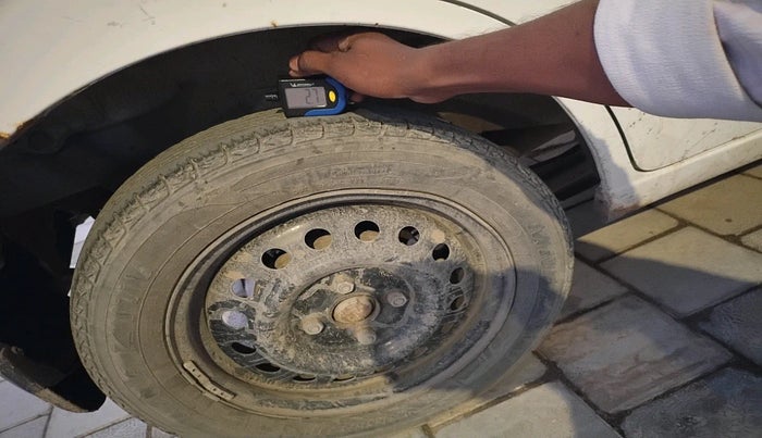 2015 Maruti Wagon R 1.0 VXI, Petrol, Manual, 97,343 km, tyre