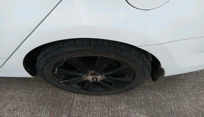 2012 Hyundai Verna FLUIDIC 1.6 CRDI SX OPT AT, Diesel, Automatic, 1,26,024 km, tyre