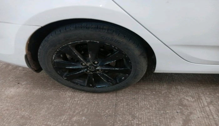 2012 Hyundai Verna FLUIDIC 1.6 CRDI SX OPT AT, Diesel, Automatic, 1,26,024 km, tyre