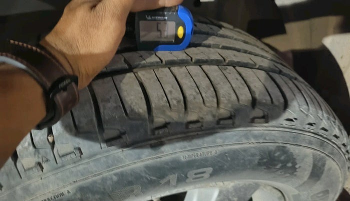 2016 Chevrolet Trailblazer LTZ AT, Diesel, Automatic, 1,50,455 km, tyre