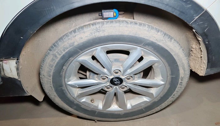 2018 Hyundai Creta SX 1.6 DIESEL, Diesel, Manual, 1,43,832 km, tyre