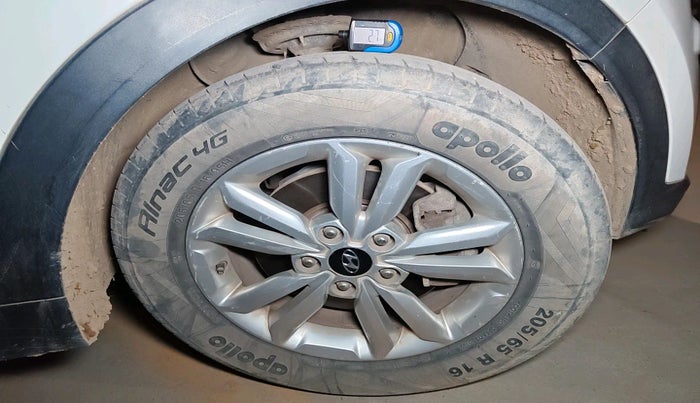 2018 Hyundai Creta SX 1.6 DIESEL, Diesel, Manual, 1,43,832 km, tyre