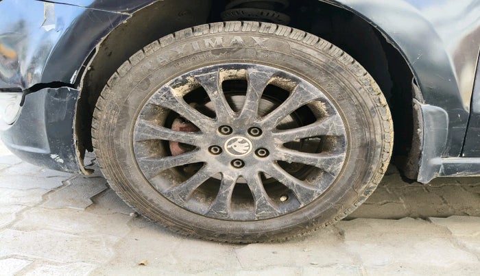 2014 Skoda Rapid AMBITION 1.5 TDI, Diesel, Manual, 58,477 km, tyre