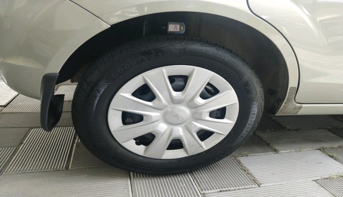 2015 Ford Figo EXI 1.2 PETROL, Petrol, Manual, 1,04,918 km, tyre