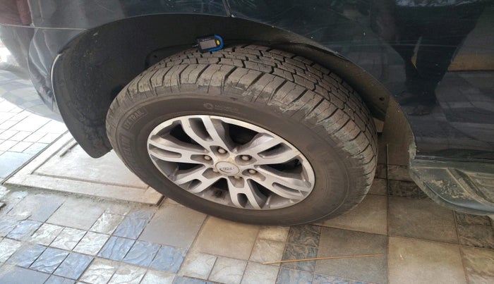 2016 Ford Endeavour TITANIUM 3.2 4X4 AT, Diesel, Automatic, 83,520 km, tyre