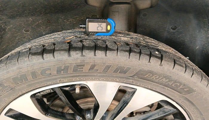 2021 MG HECTOR SHARP 2.0 DIESEL, Diesel, Manual, 1,12,297 km, tyre