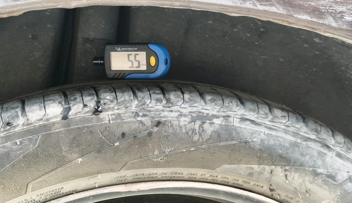 2017 Maruti Ciaz DELTA DIESEL 1.3, Diesel, Manual, 2,32,420 km, tyre