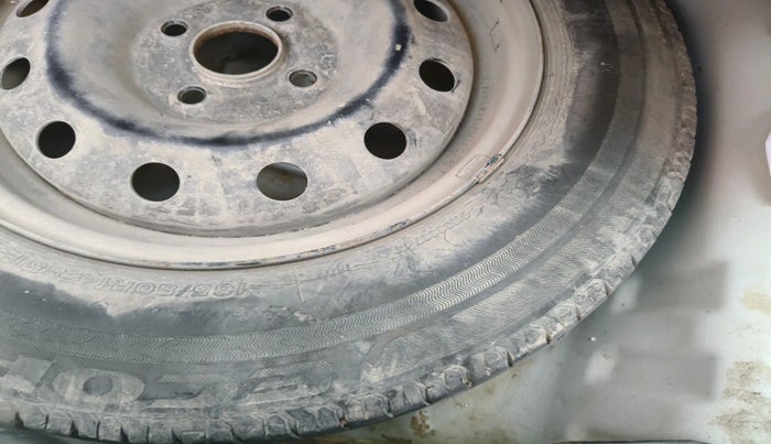 2019 Maruti Swift LXI, Petrol, Manual, 31,857 km, tyre